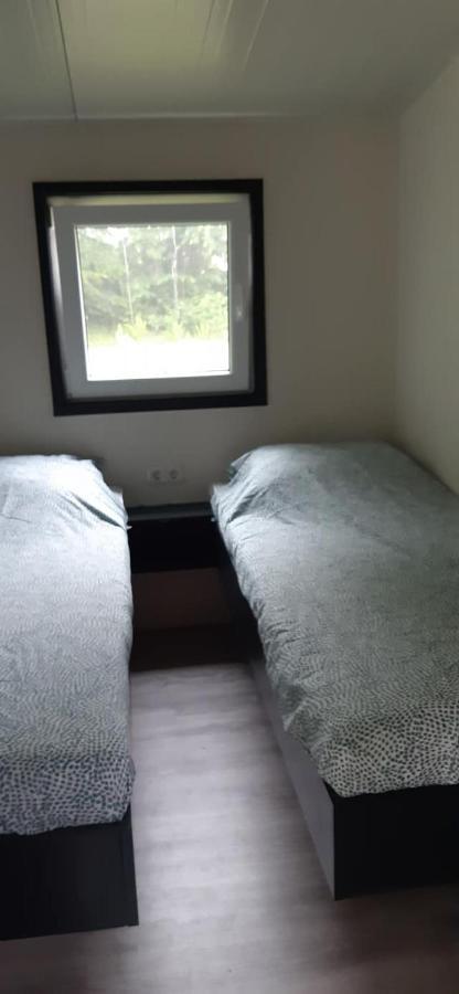 Chalet 2 Landgoedcamping Nienoord In Leek Exterior foto